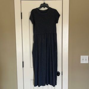 Gray Universal Threads midi dress! Size XS